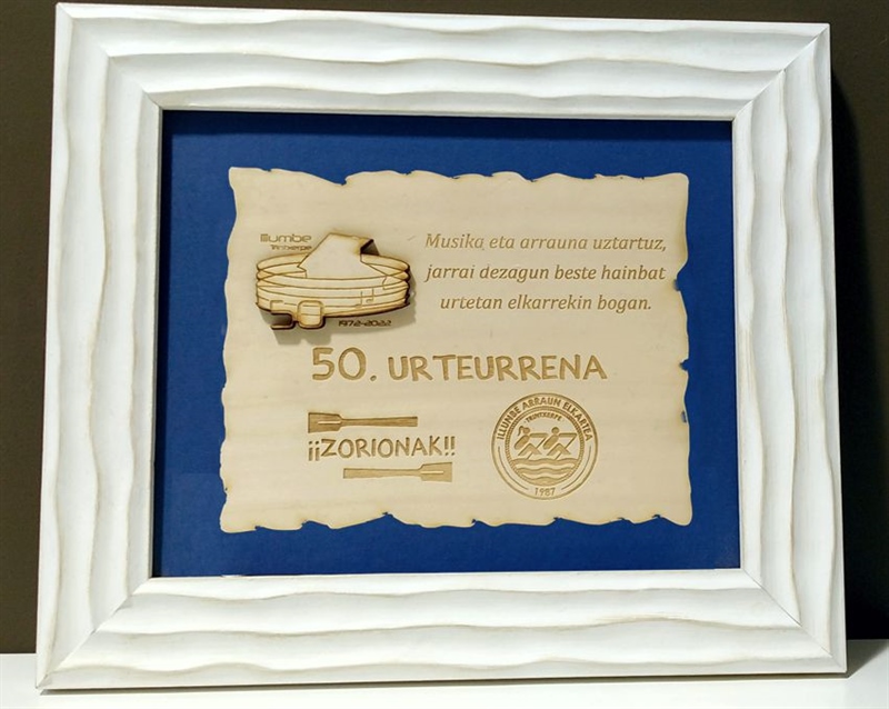 CM208-1 / CUADRO DE MADERA BLANCO PEQUEÑO