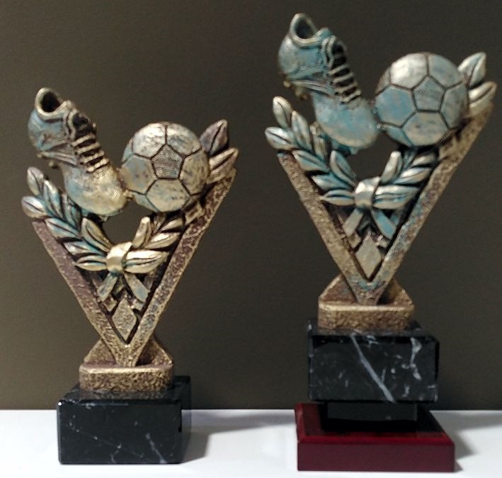 T24204-2 / FIGURA DEPORTIVA- FUTBOL