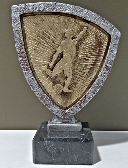 T24206-2 / FIGURA DEPORTIVA-FUTBOL